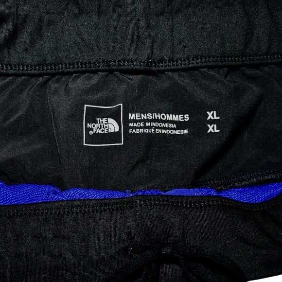 The North Face Mens Active Shorts Royal Blue, No Liner, Zipper Pocket - Picture 8 of 16